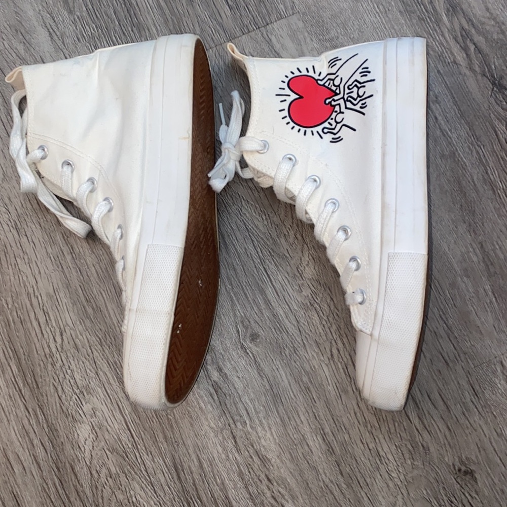 Keith Haring White High-Top Sneakers with Artist Heart Design - Picture 4 of 7